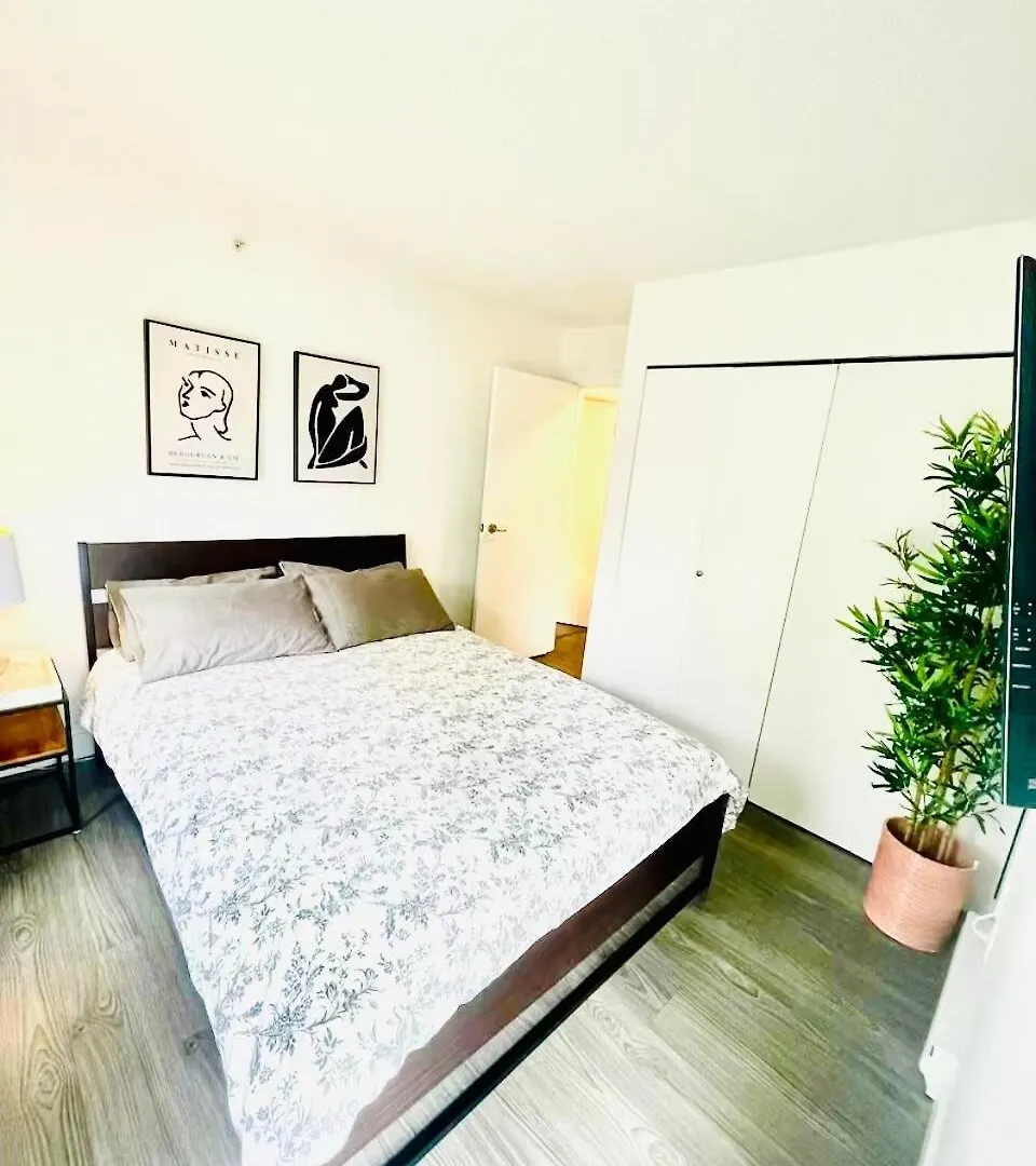 Luxury Condo Beach Side Yaletown Vancouver